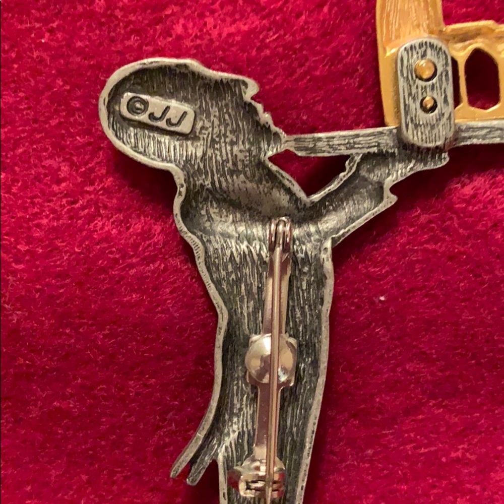 Brooch by JJ JONETTE - Picture 3 of 3